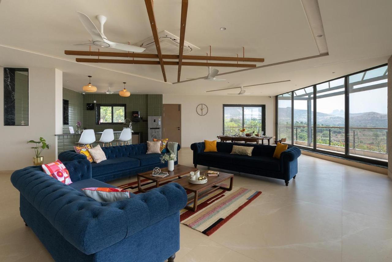 Pearl Lakeview Mansion By Stayvista - Lakeside Villa With Infinity Pool, Jacuzzi, In-House Theatre & Games Room 이가트푸리 외부 사진