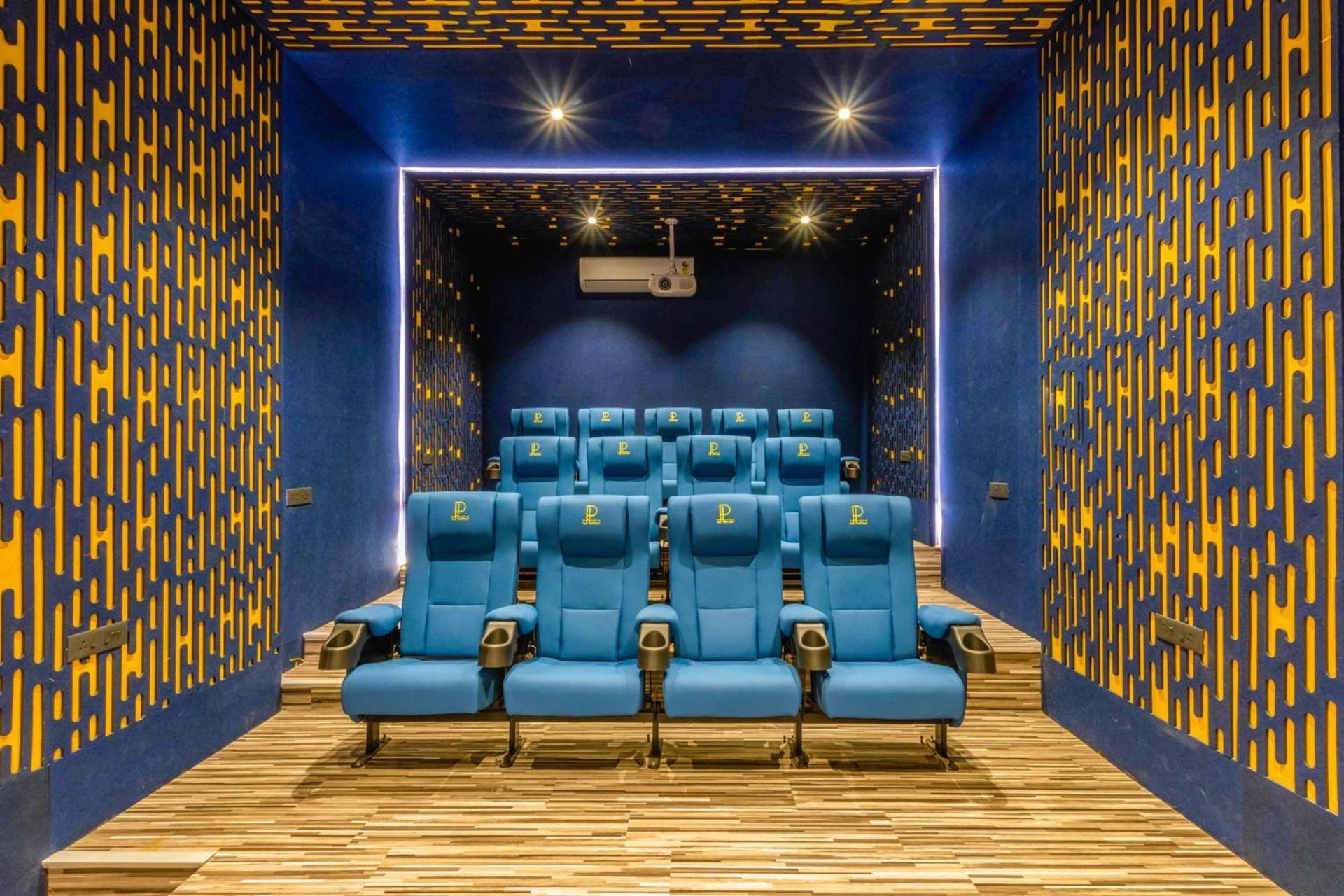 Pearl Lakeview Mansion By Stayvista - Lakeside Villa With Infinity Pool, Jacuzzi, In-House Theatre & Games Room 이가트푸리 외부 사진
