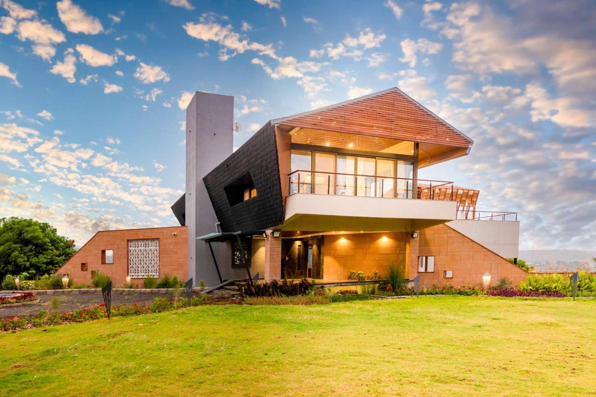 Pearl Lakeview Mansion By Stayvista - Lakeside Villa With Infinity Pool, Jacuzzi, In-House Theatre & Games Room 이가트푸리 외부 사진