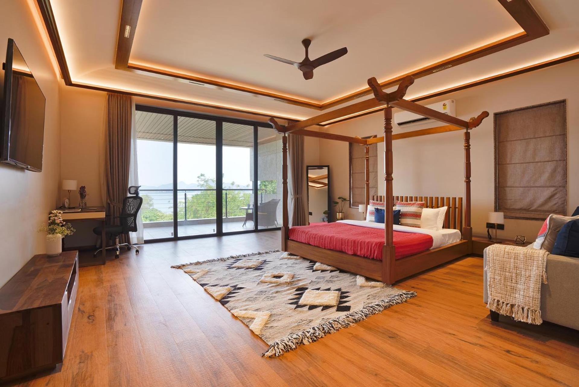 Pearl Lakeview Mansion By Stayvista - Lakeside Villa With Infinity Pool, Jacuzzi, In-House Theatre & Games Room 이가트푸리 외부 사진
